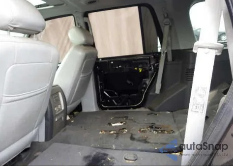 2004 Lincoln Navigator z USA, uszkodzony, nr VIN 5LMFU27R34LJ01853